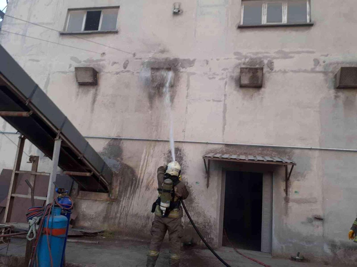 Bandırma’da TMO binasında baca yangını