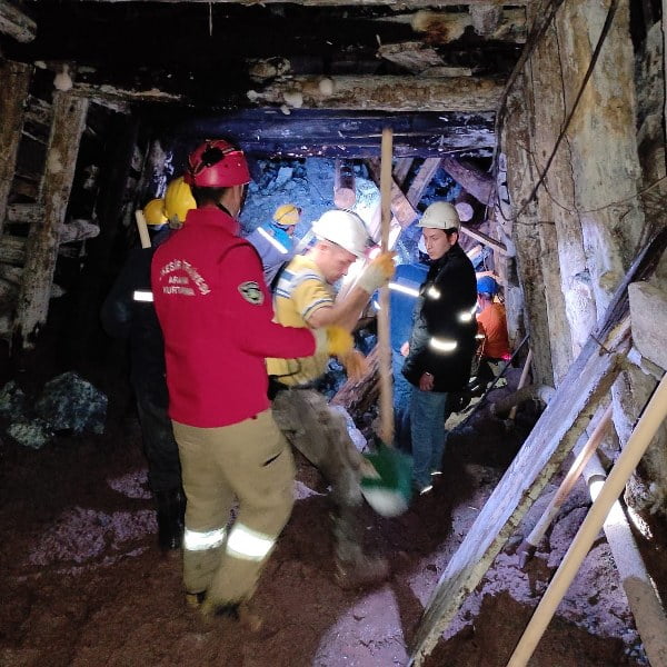 Dursunbey’de Maden Çöktü