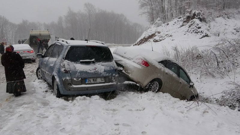 Uludağ yolu abluka altına alındı