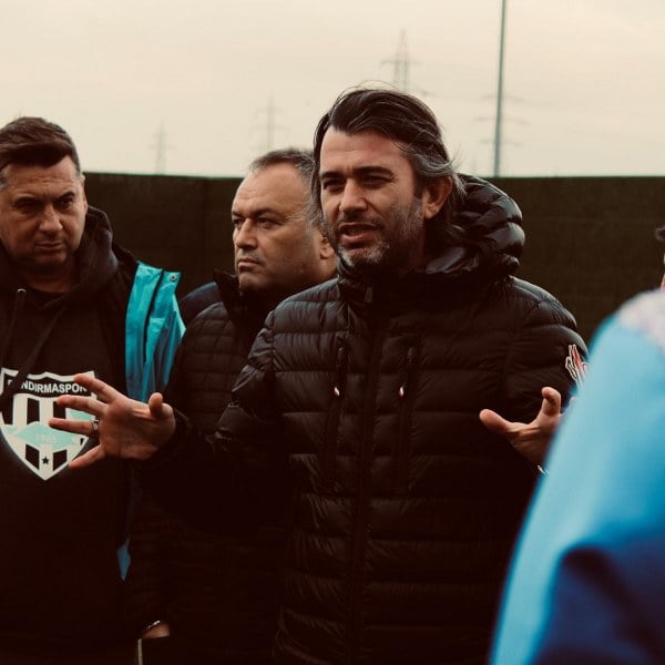 Son 3 haftada 5 puan kaybeden Royal Hastanesi Bandırmaspor, BB Erzurumspor maçında yaraları sarmak istiyor. Taraftarına şampiyonluk şarkıları s