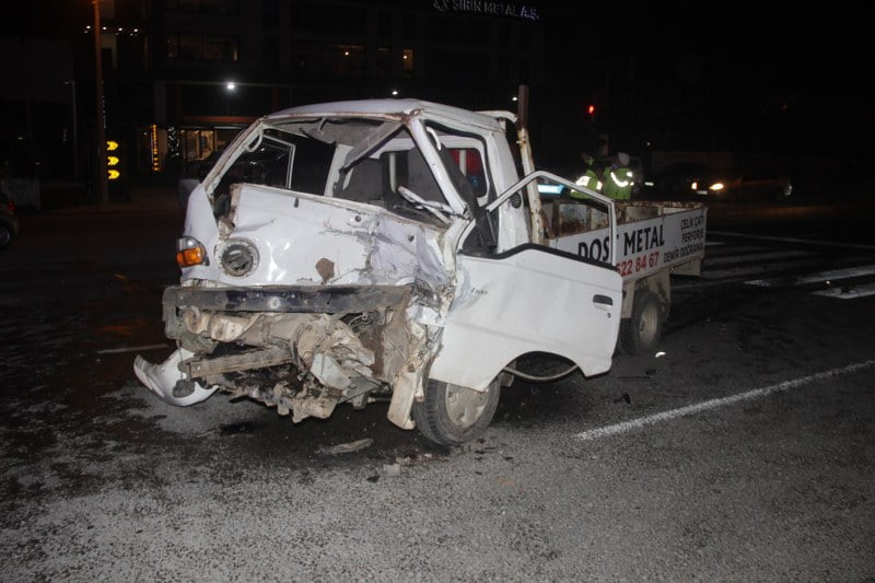 Edremit’te trafik kazası: 1 ölü, 6 yaralı
