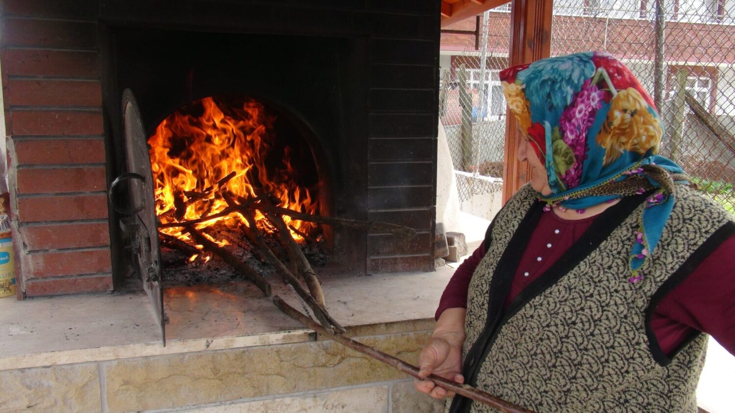 Kamile teyzenin ekmeği günlerce bayatlamıyor, sırrı mayasında