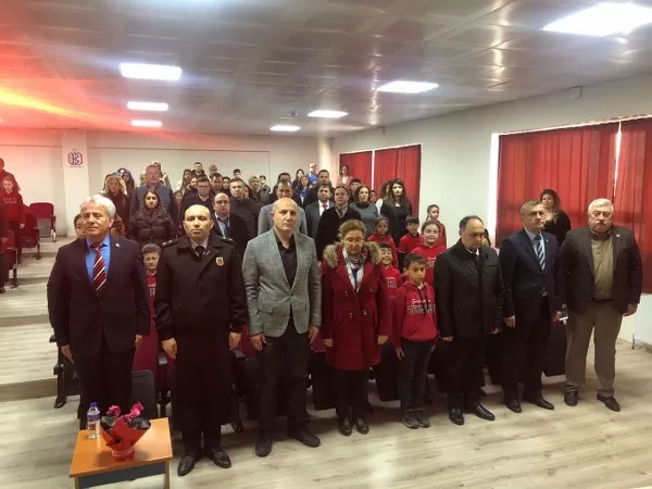 12 Mart İstiklal Marşı’nın Kabulü ve Mehmet Akif Ersoy’u anma günü münasebetiyle Beşeylül İlkokulu tarafından İstiklal Marşının 102’nci yıldönümü program düzenlendi.