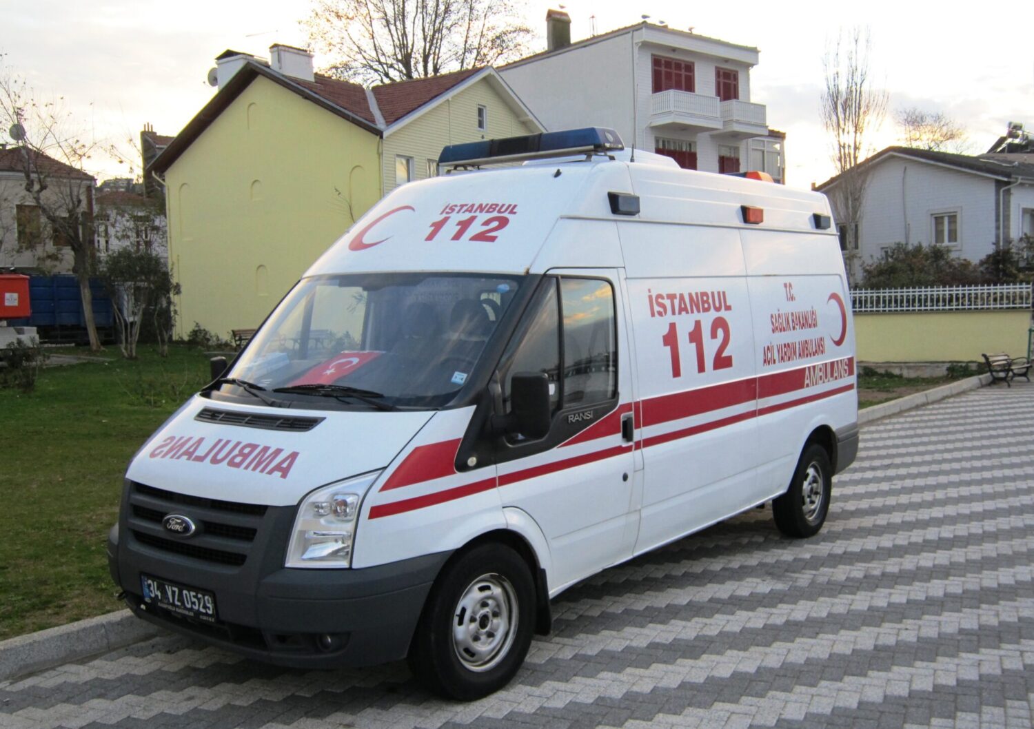 İstanbul'da Ambulansa Haciz Şoku
