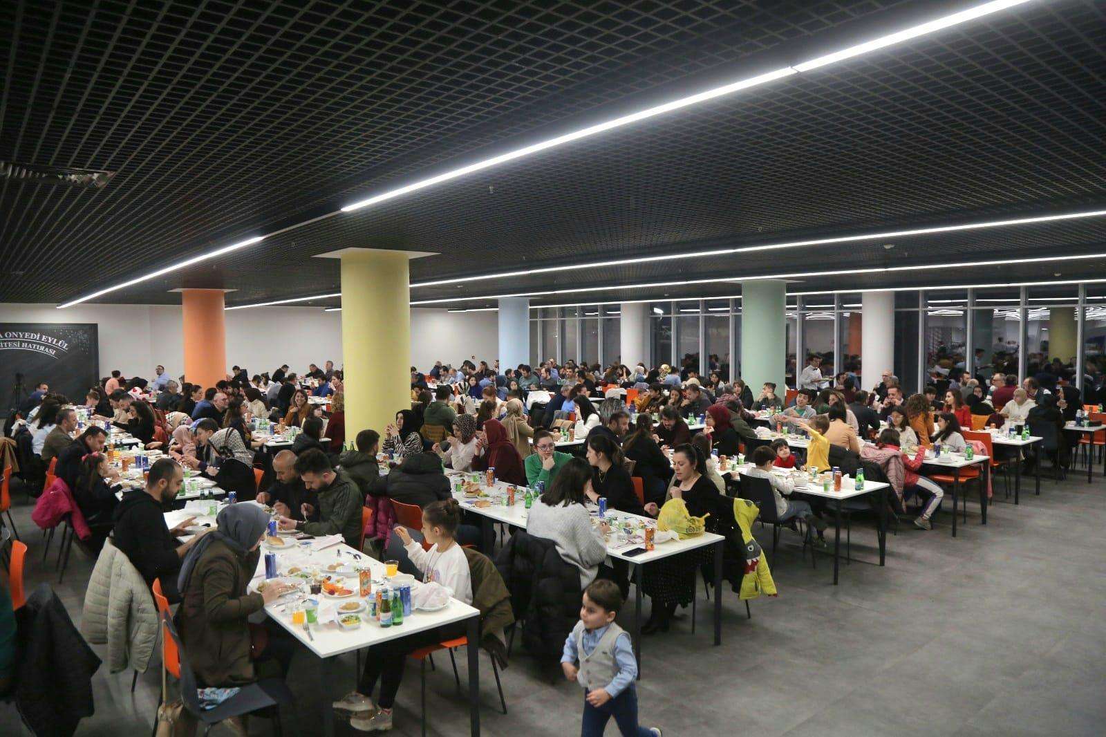 BANDIRMA ONYEDİ EYLÜL ÜNİVERSİTESİ'NDE GELENEKSEL İFTAR PROGRAMLARI