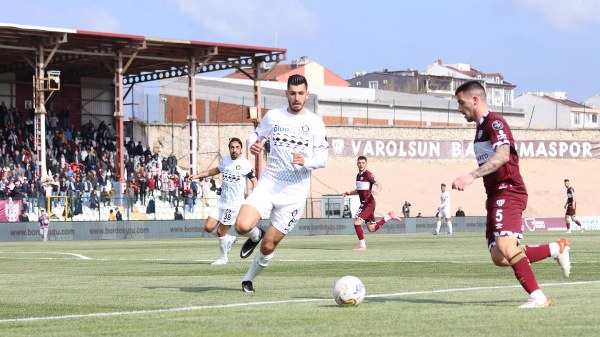 Spor Toto 1. Lig’in 31. haftasında Bandırma 17 Eylül Stadyumunda oynanan karşılaşmada ev sahibi Bandırmaspor konuk ekip Altay'ı Atabey Çiçek ve Soukou'nun golleri ile 2-1 mağlup etti.