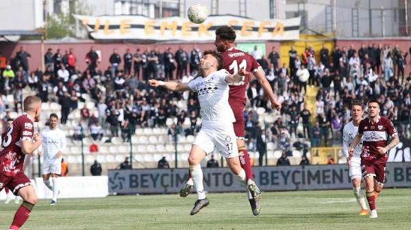 Spor Toto 1. Lig’in 31. haftasında Bandırma 17 Eylül Stadyumunda oynanan karşılaşmada ev sahibi Bandırmaspor konuk ekip Altay'ı Atabey Çiçek ve Soukou'nun golleri ile 2-1 mağlup etti.