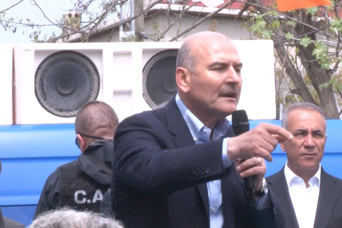 Süleyman Soylu, Gaziosmanpaşa’da sivil toplum kuruluşları ile katıldığı toplantıda “29 Ekim 2023’te, Cumhuriyet’in 100. yılında dağlarda bir tane terörist kalmayacak” dedi.
