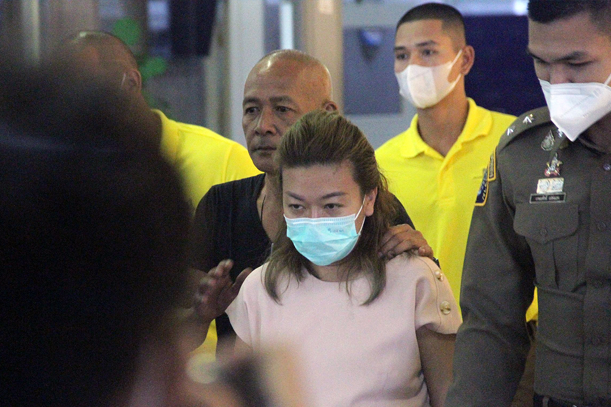 Olay, Tayland'ın başkenti Bangkok'ta gerçekleşti. 12 arkadaşını siyanürle zehirleyerek öldürmekle suçlanan kadın tutuklandı.