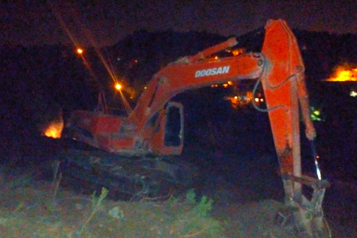 Antakya ilçesinde bulunan Karaçay Orman İşletme Şefliği'nde görevli bir personel, yaklaşık 10 kişilik silahlı bir grubun saldırısına maruz kaldı.