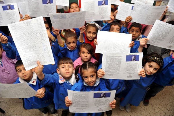 İlçe Milli Eğitim Müdürü Sami Akoğlan 2022-2023 eğitim öğretim yılının 3’üncün yarıyıl tatiline girmesi nedeniyle öğrenci ve öğretmenlere hitaben yazılı mesaj yayımladı. Akoğlan mesajında, öğrencilerin tatili verimli bir şekilde değerlendirmesi gerektiğinin altını çizdi.