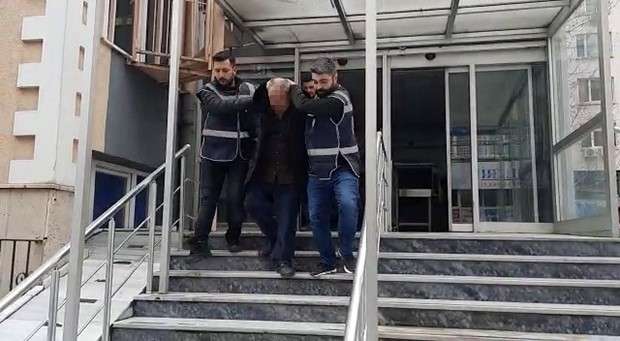 Nişantaşı'nda bir eczacıyla tartıştıktan sonra silahla göğsünden vurarak öldürdüğü suçlamasıyla gözaltına alınan Kadir K.'nin emniyetteki ifadesi ortaya çıktı. Zanlı, korkutmak amacıyla ateş ettiğini iddia etti.