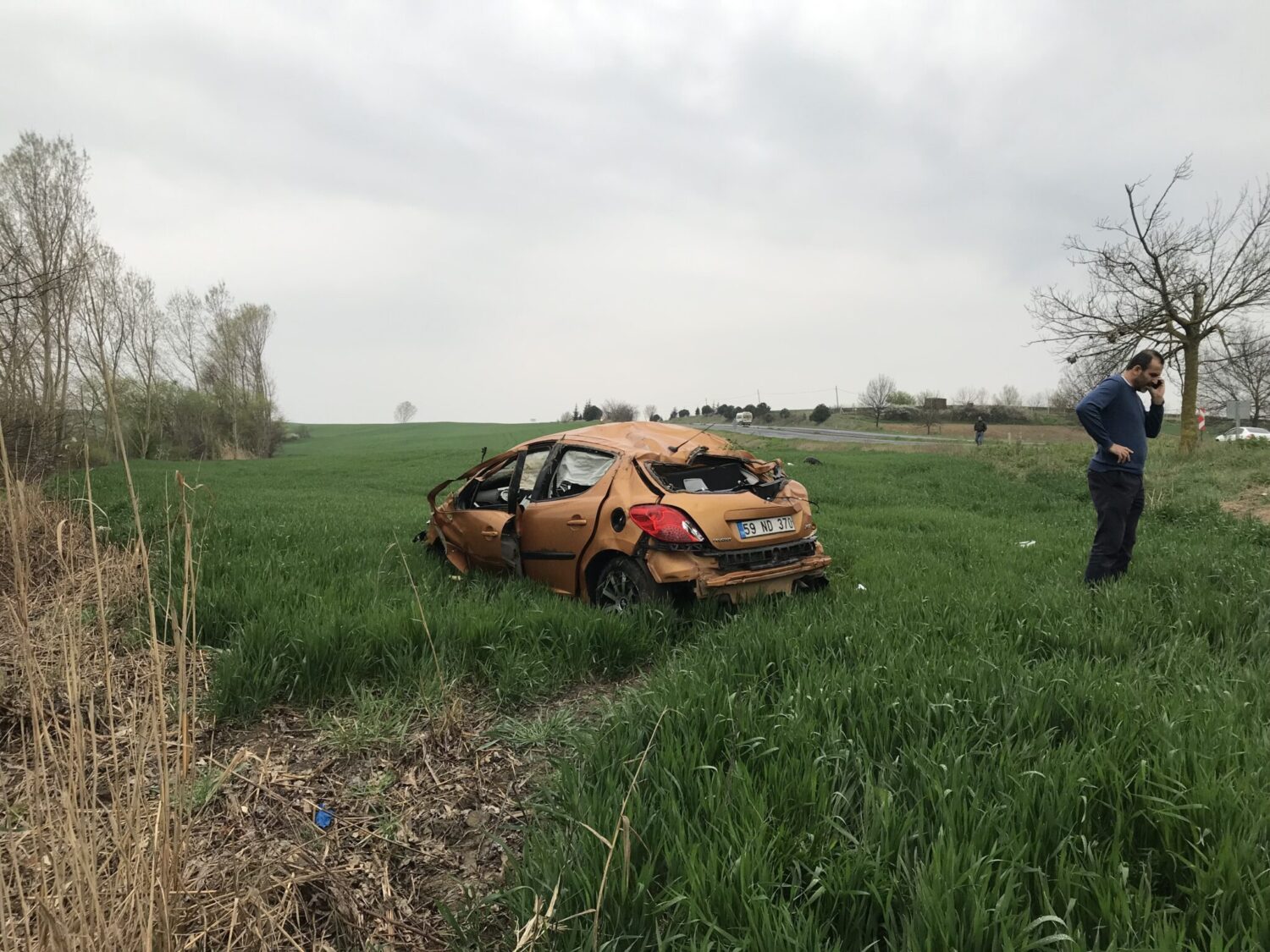 Tekirdağ'ın Muratlı ilçesi yakınlarında meydana gelen bir trafik kazasında, bir kişi hayatını kaybetti ve bir kişi yaralandı.