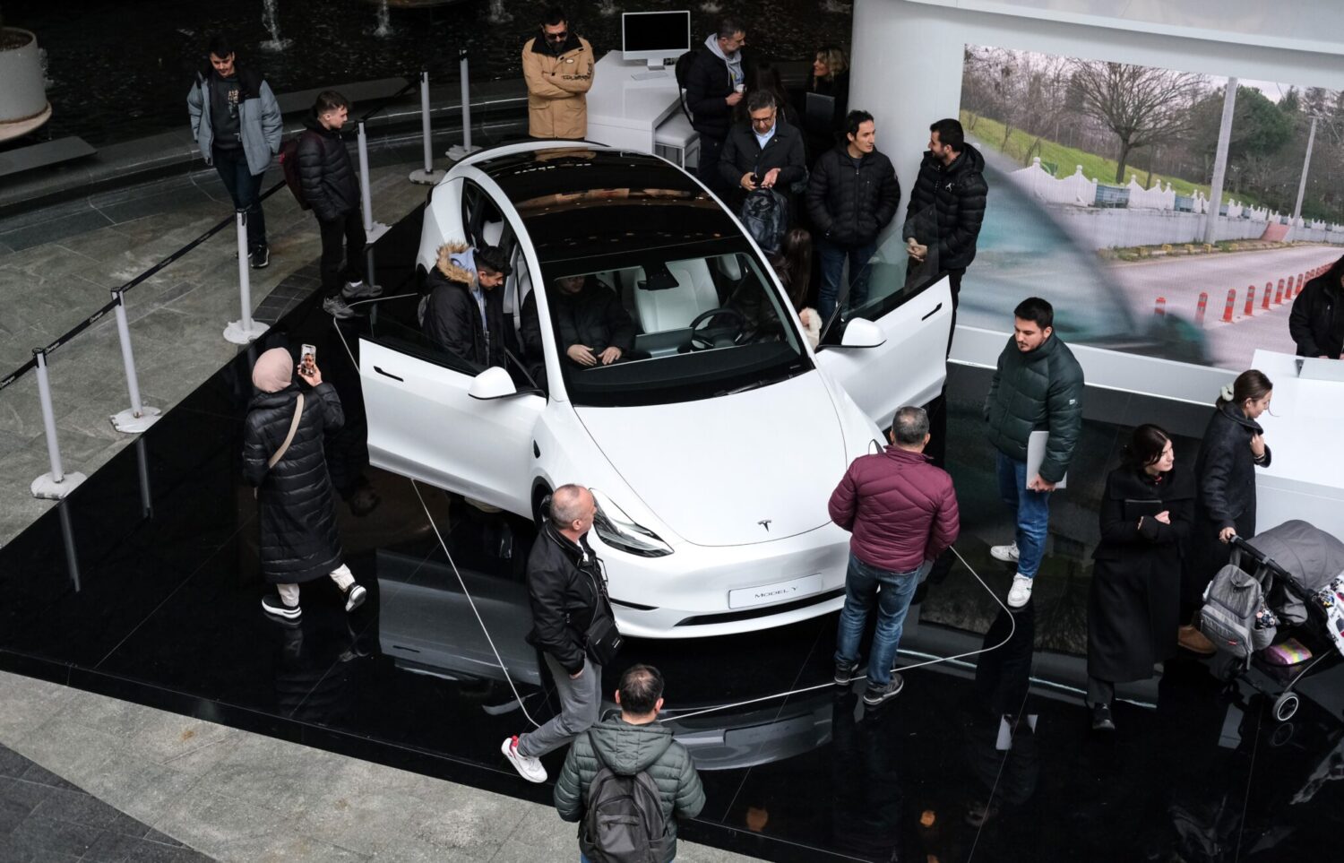 Türkiye’de elektrikli otomobil satışları aydan aya yükselmeye devam ediyor.