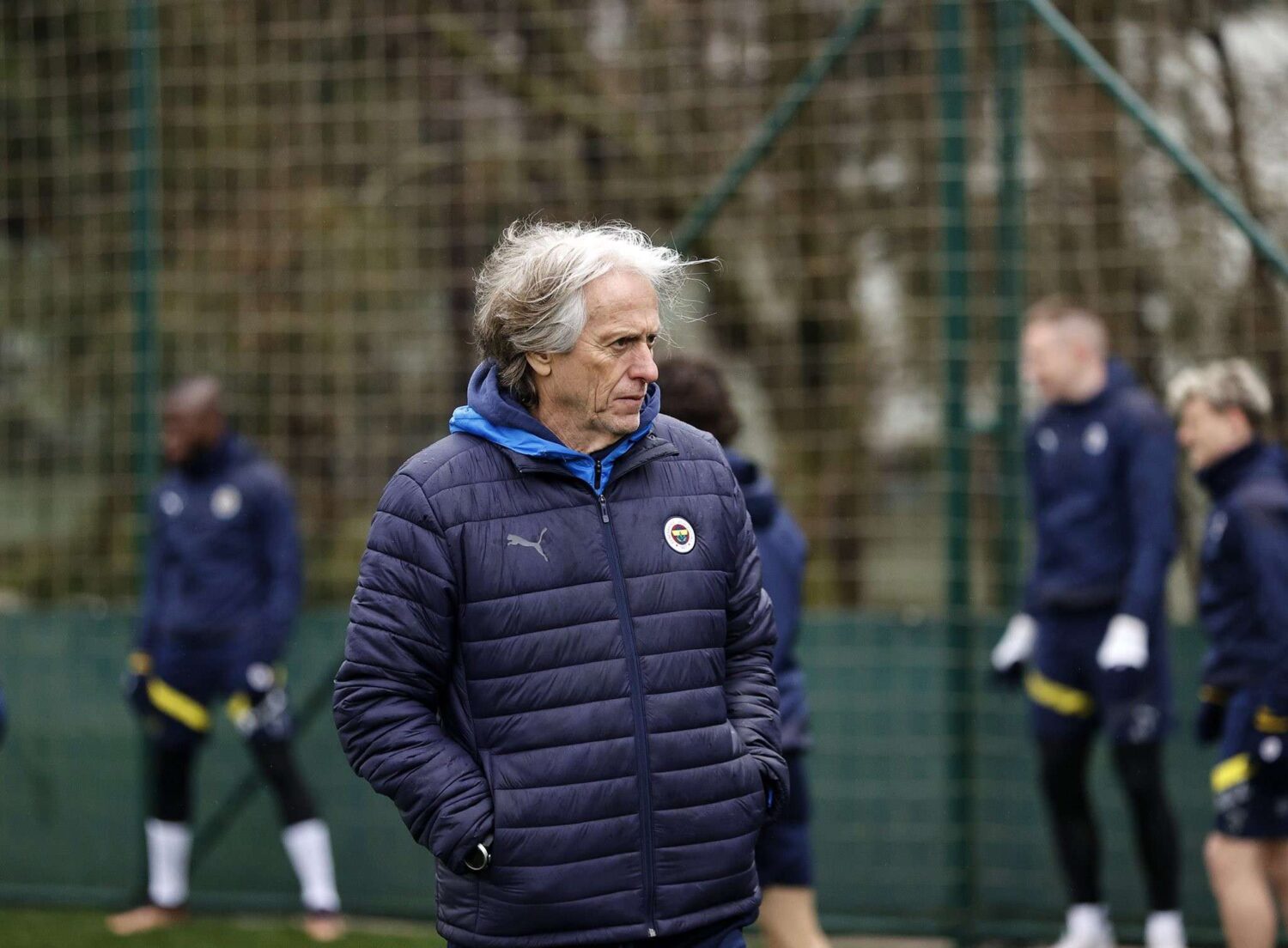 Fenerbahçe'nin Teknik Direktörü Jorge Jesus, Türk futbolunda anlam veremediği çok şey olduğunu ifade etti. Jesus, ayrıca gelecek sezon Başkan Ali Koç'un görevi bırakması halinde kendisinin de takımın başında yer almayacağını belirtti. 