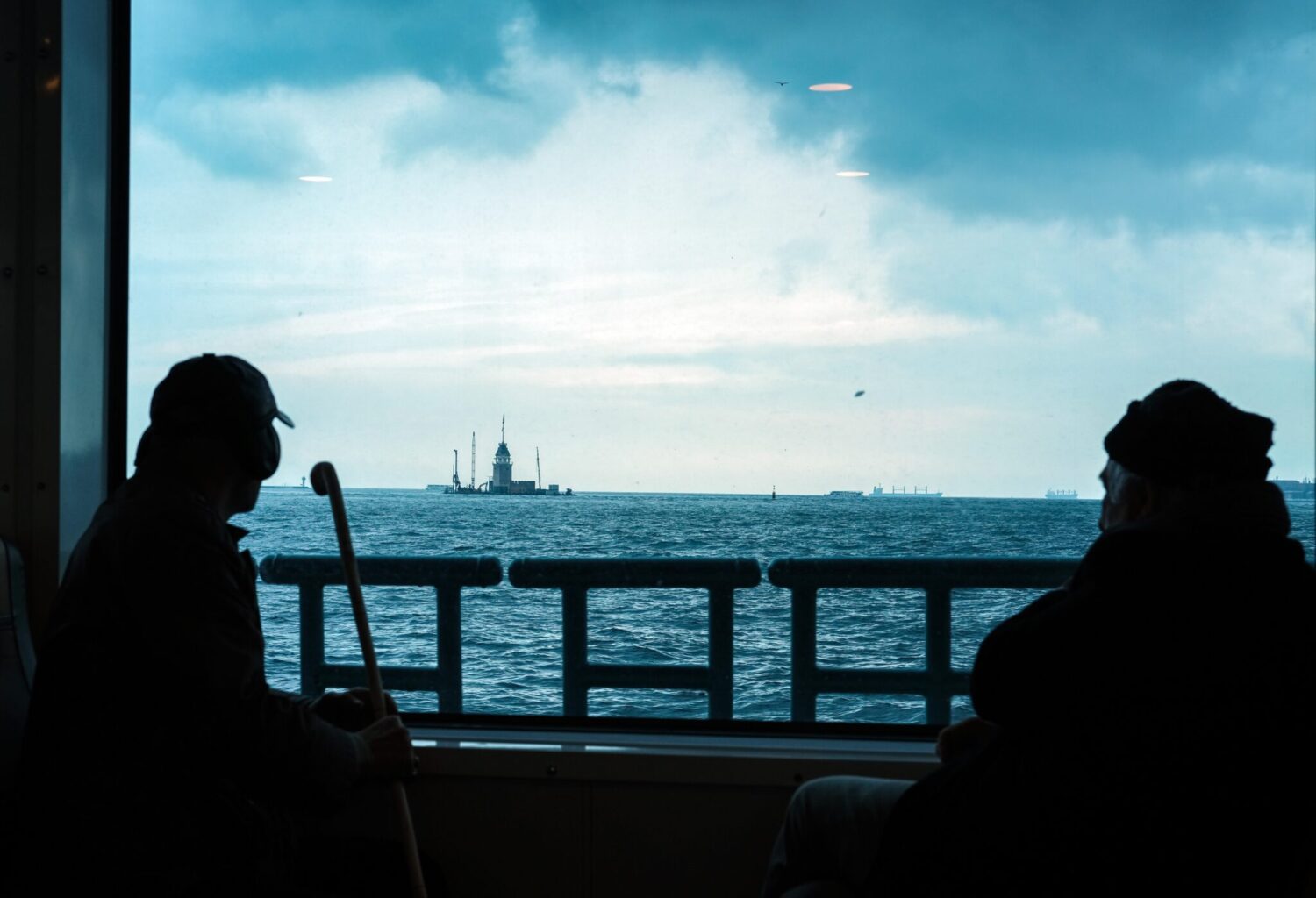 Restorasyon çalışmaları devam eden İstanbul’un simgelerinden Kız Kulesi’nin son hali görüntülendi. Mayıs ayında açılacak olsa da yapının silüetini tekrar görmek İstanbulluları mutlu etti. 