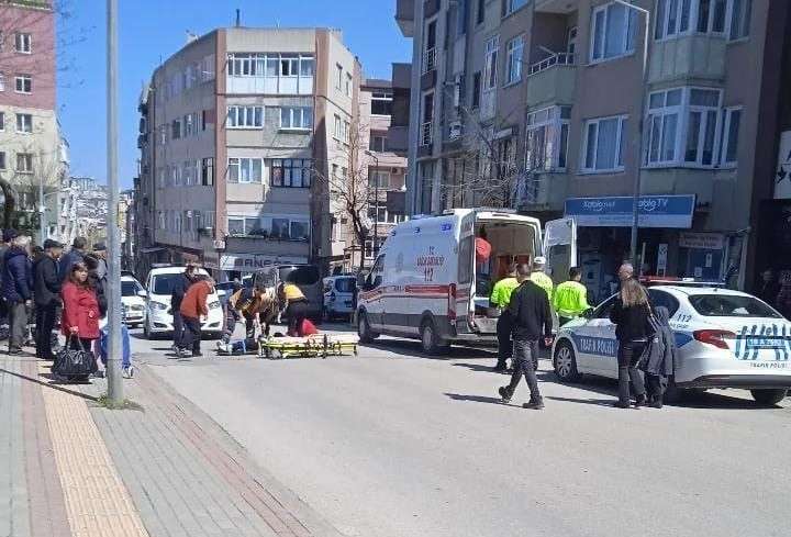 Balıkesir’in Bandırma ilçesinde Paşabayır mahallesinde motosikletten düşen genç yaralandı.