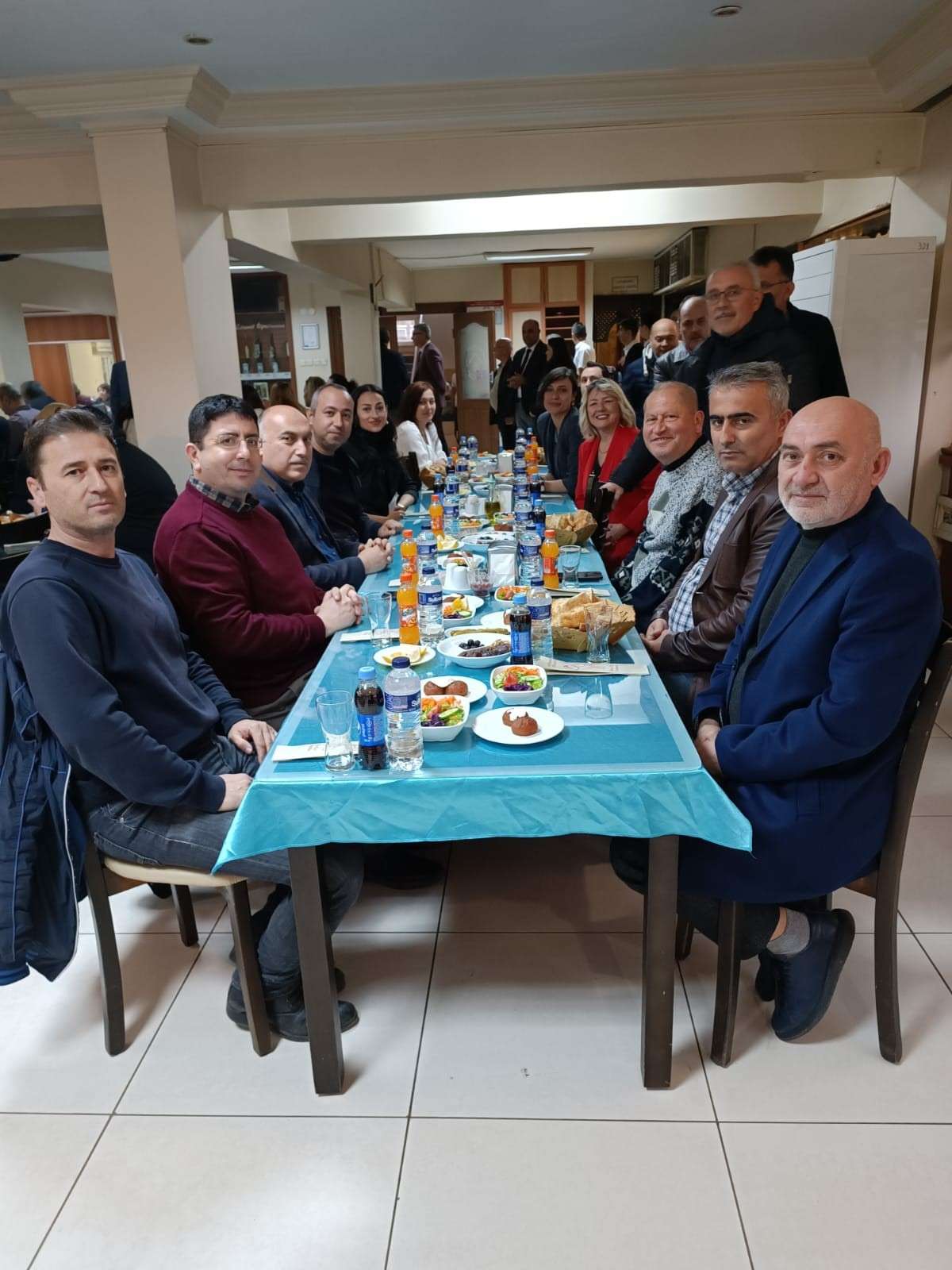 Edremit Kaymakamı Ahmet Odabaş, ilçede görev yapan okul müdürleri ile iftar programında bir araya geldi.