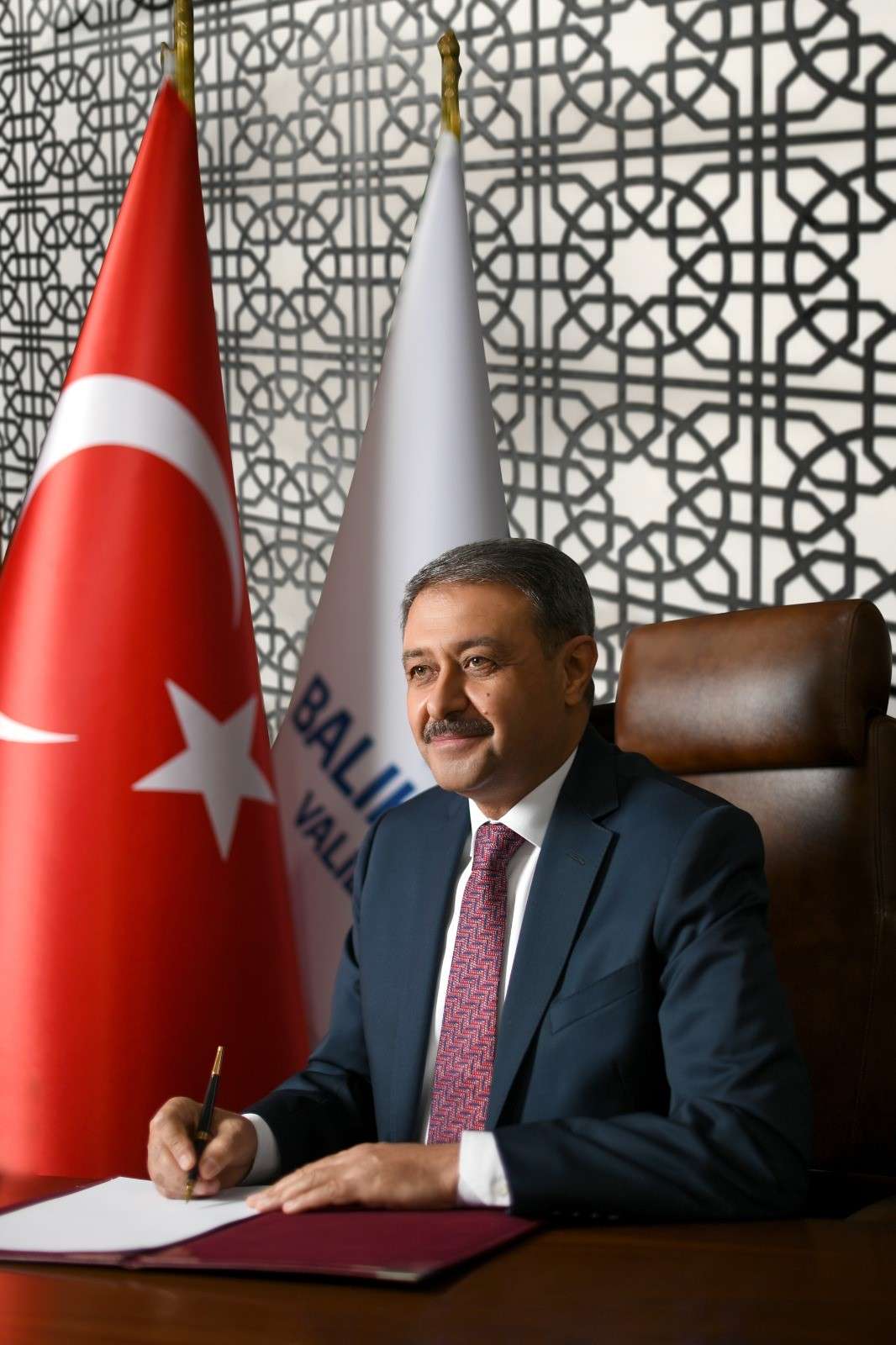 Ramazan Bayramına sayılı günler kala Balıkesir Valiliği tarafından bayram tatilinin huzur ve güven ortamı içinde geçirilmesini sağlamak ve tatil süresince kamu hizmetlerinde aksaklık yaşanmaması için gerekli tedbirler alındı.