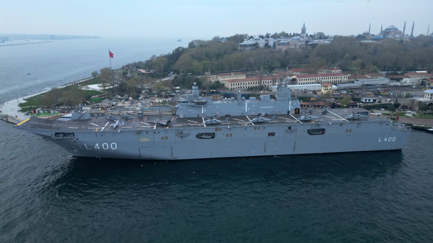 TCG Anadolu ikinci gününde 14 bin 251 kişi tarafından ziyaret edildi.