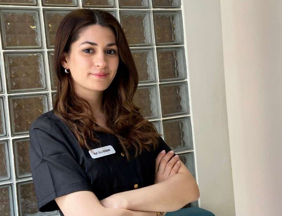 Sağlık uzmanları, Ramazan ayı boyunca vücudun oruç düzenine alıştığını ve bayramda aşırı yemek ve tatlı tüketiminin hastalıkları olan kişilerde sorunlara neden olabileceği konusunda uyarıyor.