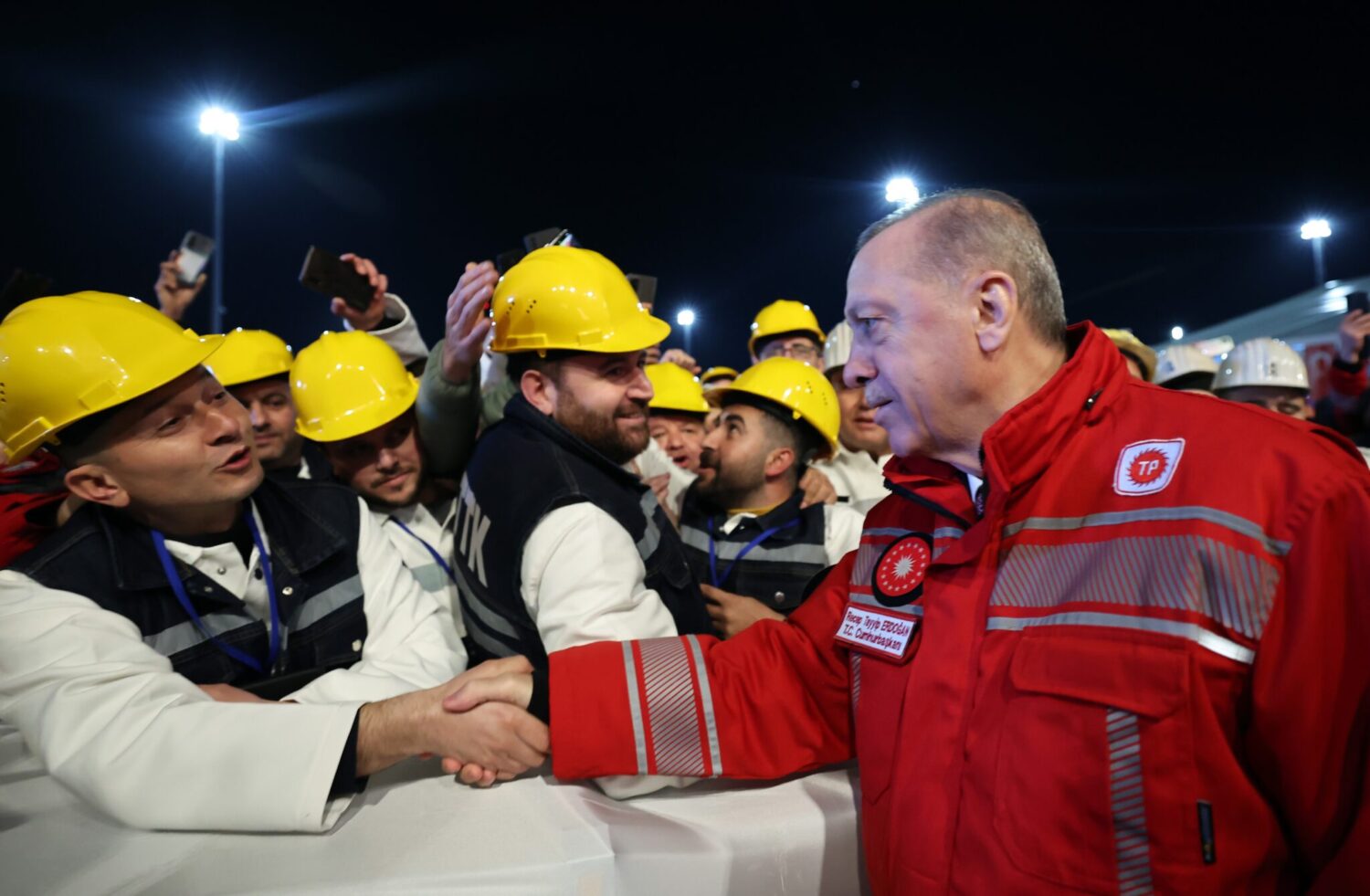 Cumhurbaşkanı Recep Tayyip Erdoğan Zonguldak'ın Filyos beldesinde Karadeniz gazını devreye alma törenindeki konuşmasında iki yeni haber verdi. 