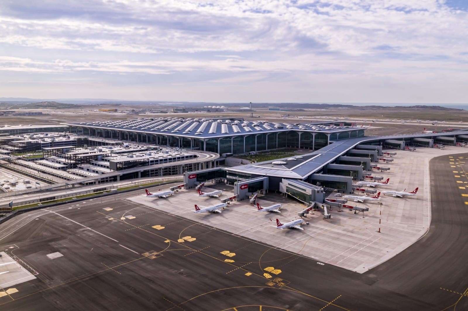 İstanbul Havalimanı, Mart ayında günlük bin 263 uçuşla Avrupa'da zirvede yer aldı.