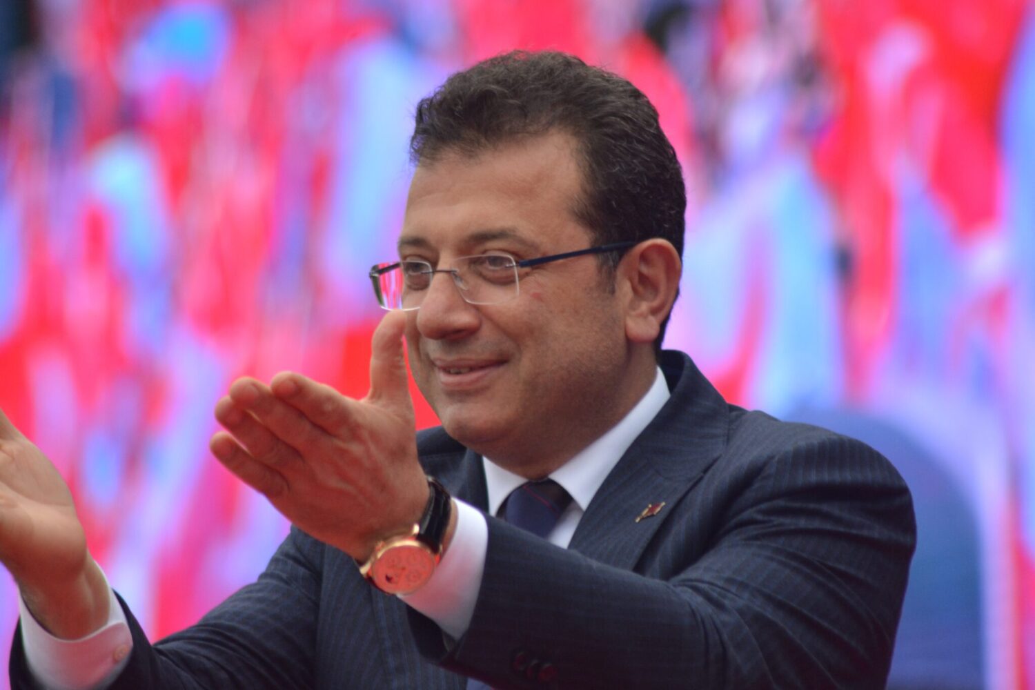 CHP Genel Başkanı ve Millet İttifakı Cumhurbaşkanı Adayı Kemal Kılıçdaroğlu bugün Balıkesir'deydi. Mitinge Ankara Büyükşehir Belediye Başkanı Mansur Yavaş ile İstanbul Büyükşehir Belediye Başkanı Ekrem İmamoğlu'da ve DEVA Partisi Genel Başkanı Ali Babacan'da katıldı. Miting bugün saat 13:30'ta Atatürk Stadyum önünde Kuva-i Milliye Meydanı'nda yapıldı.
