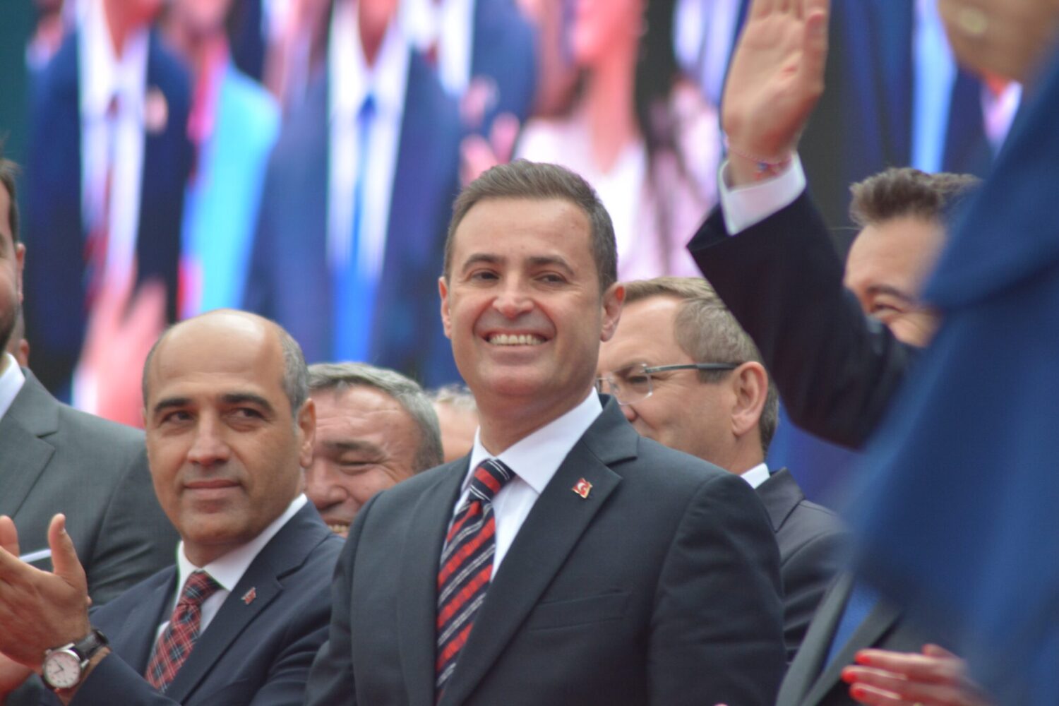 CHP Genel Başkanı ve Millet İttifakı Cumhurbaşkanı Adayı Kemal Kılıçdaroğlu bugün Balıkesir'deydi. Mitinge Ankara Büyükşehir Belediye Başkanı Mansur Yavaş ile İstanbul Büyükşehir Belediye Başkanı Ekrem İmamoğlu'da ve DEVA Partisi Genel Başkanı Ali Babacan'da katıldı. Miting bugün saat 13:30'ta Atatürk Stadyum önünde Kuva-i Milliye Meydanı'nda yapıldı.