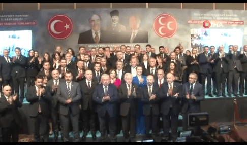 Milliyetçi Hareket Partisi (MHP), İstanbul'da düzenlediği iftar programıyla milletvekili adaylarının tanıtımını gerçekleştirdi.