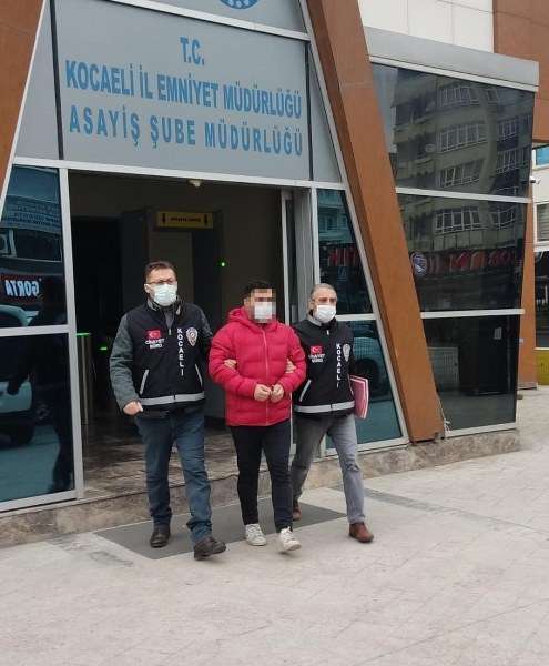 Kocaeli'nin Gölcük ilçesinde 2022 yılında yaşanan olayda evinde kahvaltı ettiği esnaday yatak odasından gelen sesler üzerine odaya giden ve bu esnada evine hırsızlık maksadıyla geldiği tespit edilen Murat Yarar'ı öldüren Osman K. için mahkeme kararını verdi. Kocaeli 4. Ağırceza Mahkemesi yapılan yargılamada sanık Osman K.'ya eza verilmesine yer olmadığına hükmetti.