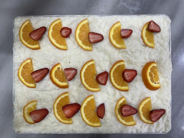 Ramazan ayı ile biirlikte iftar soralarında tüketilen tatlıya uzmandan dikkat çeken uyarı. Uzman Diyetisyen Seda Nasuhbeyoğlu, iftarda şerbetli tatlıların hemen tüketilmemesi gerektiğini ifade ederek bu esnada tüketilen tatlıların sindirim problemleri ve kan şekeri bozulmasına neden olabileceğini ifade etti.