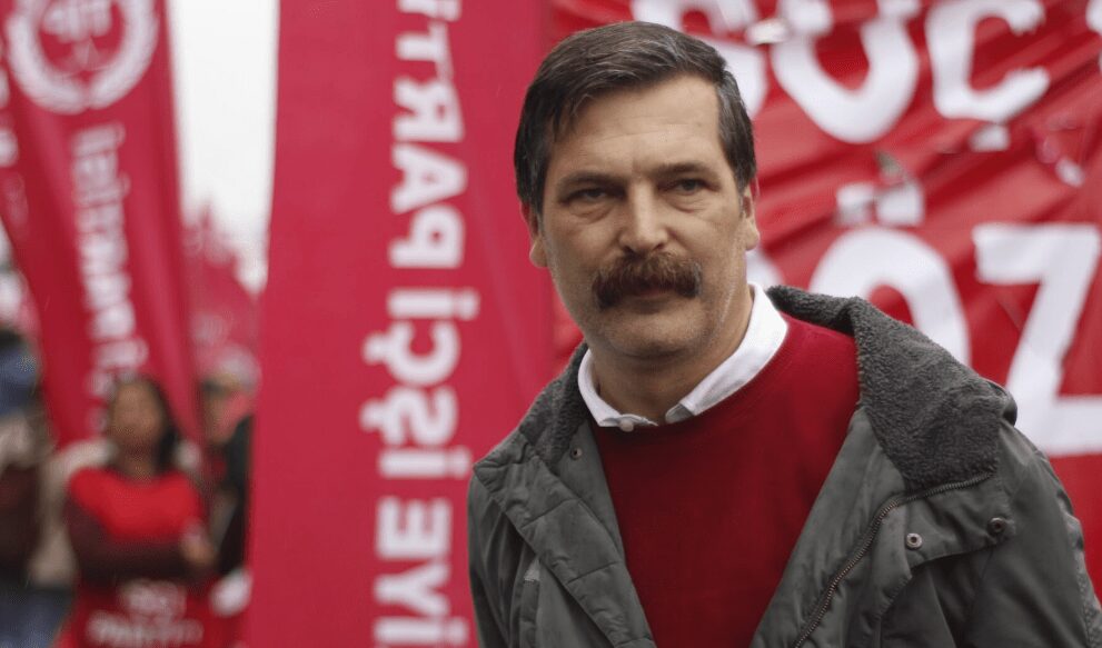 Enver Aysever'in programına konuk olan TİP Genel Başkanı Erkan Baş şaşırtıcı bir soruyla karşı karşıya kaldı.