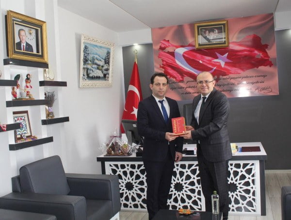 Kaymakam Muammer Köken, kendisine ziyarette bulunan Susurluk BASKİ Şefi olarak atanan Uğur Özen’le görüşerek, ilçe faaliyetleri hakkında bilgi aldı.