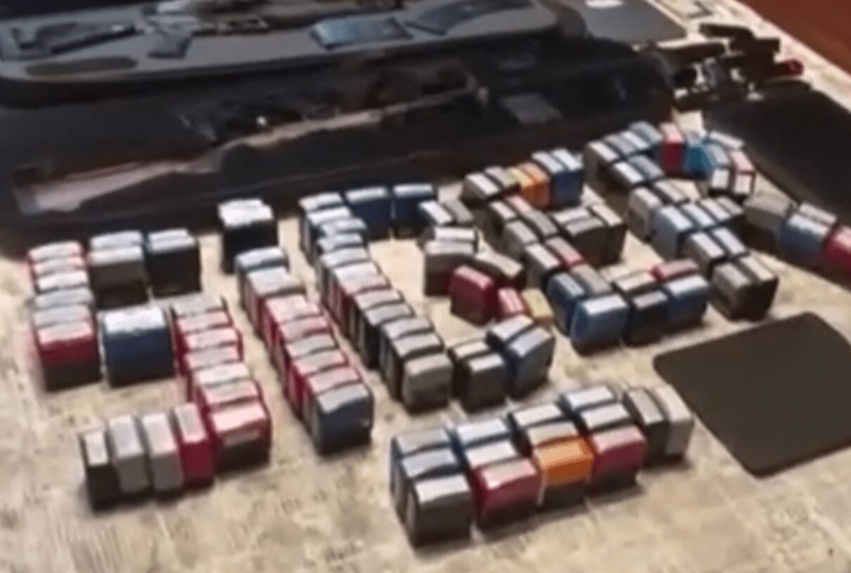 İstanbul merkezli 18 ilde gerçekleştirilen operasyonla, yasa dışı olarak kurulan forex sistemi üzerinden 10 milyar liralık vurgun yapan dolandırıcılık şebekesine yönelik detaylar ortaya çıktı. Operasyon sırasında 132 şüpheli yakalandı ve soruşturma sürecinde şebekenin kullandığı yöntemler ve haksız kazancın yurt dışına nasıl aktarıldığı belirlendi.