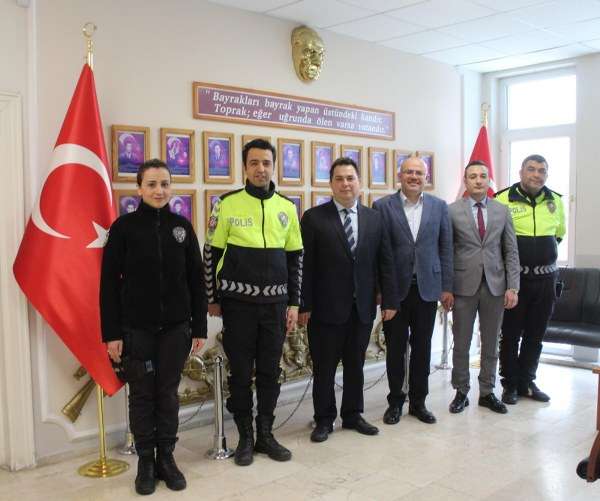 Kaymakam Muammer Köken, Türk Polis Teşkilatının 178'nci kuruluş yıl dönümü ve Polis Haftası münasebetiyle İlçe Emniyet Müdürü Mehmet Çatak ve beraberindeki heyeti makamında kabul etti.