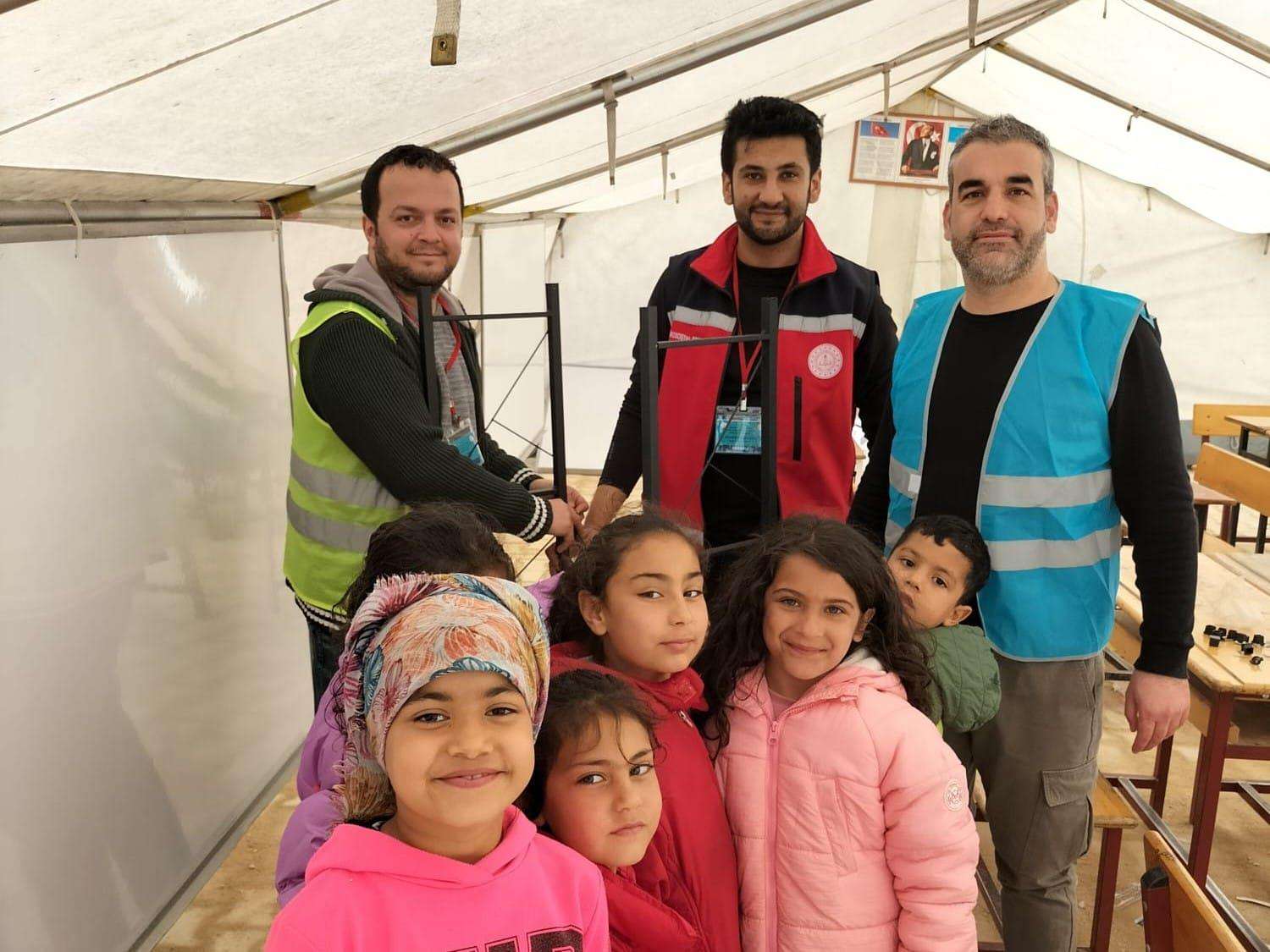 Bandırma Onyedi Eylül Üniversitesi, deprem bölgesinde çocuklar için dört ayrı kütüphane projesini hayata geçirdi. Bu projede, üniversite personelleri ve gönüllülerin desteğiyle 2500'den fazla kitap toplandı.