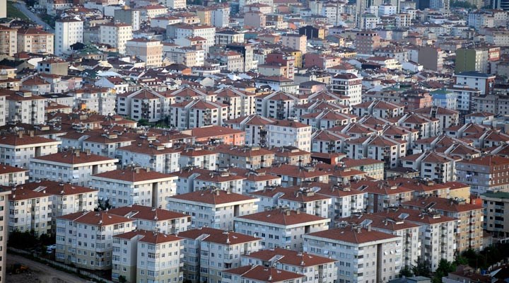 Kirada yüzde 25 artış sınırı süresinin uzatılacağı ve fahiş kira artışı yapan ev sahiplerine yaptırımların uygulanmasıyla ilgili çalışmalar yapılacağı açıklanmıştı. Peki kira zammında hangi formüller üzerinde durulabilir?