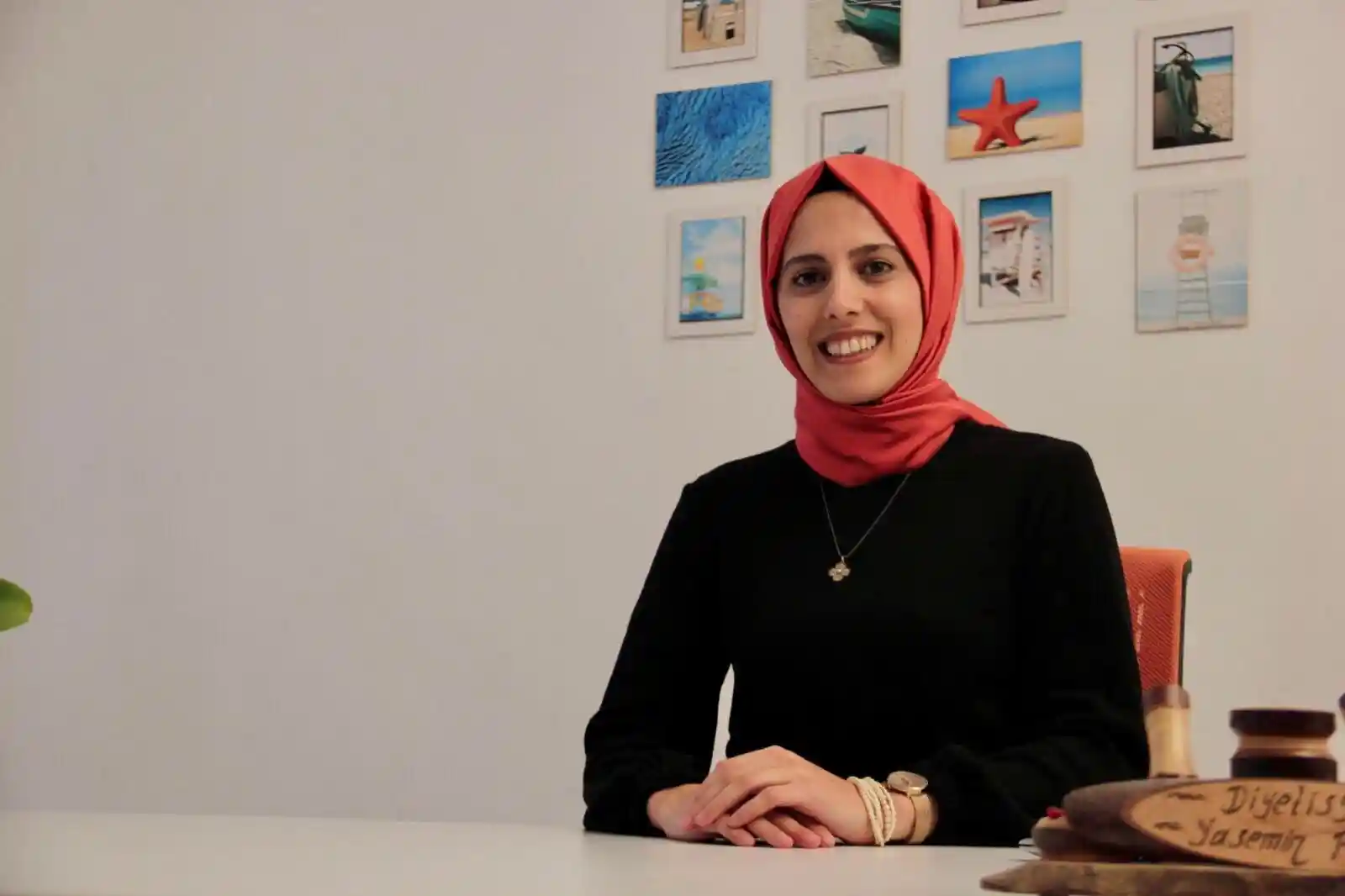 Diyetisyen Yasemin Polat, sağlıklı beslenmenin yaşam kalitesi açısından önemine dikkat çekerek, bol su tüketimini ve hareketli bir yaşam benimsemenin önemini vurguladı.