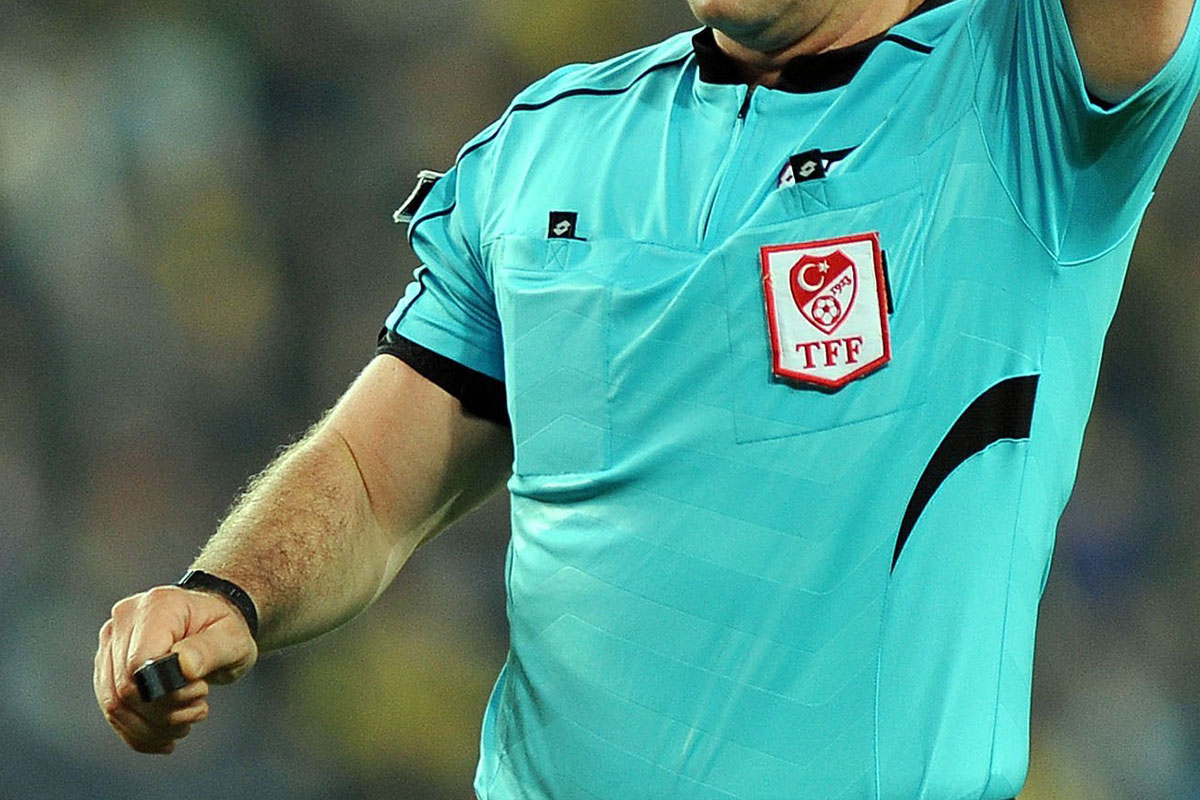 TFF, Spor toto 1.Lig’in 36. haftasında oynanacak karşılaşmalarda görev alacak hakemleri açıkladı. Bandırmaspor- Boluspor maçında Murat Erdoğan düdük çalacak. 