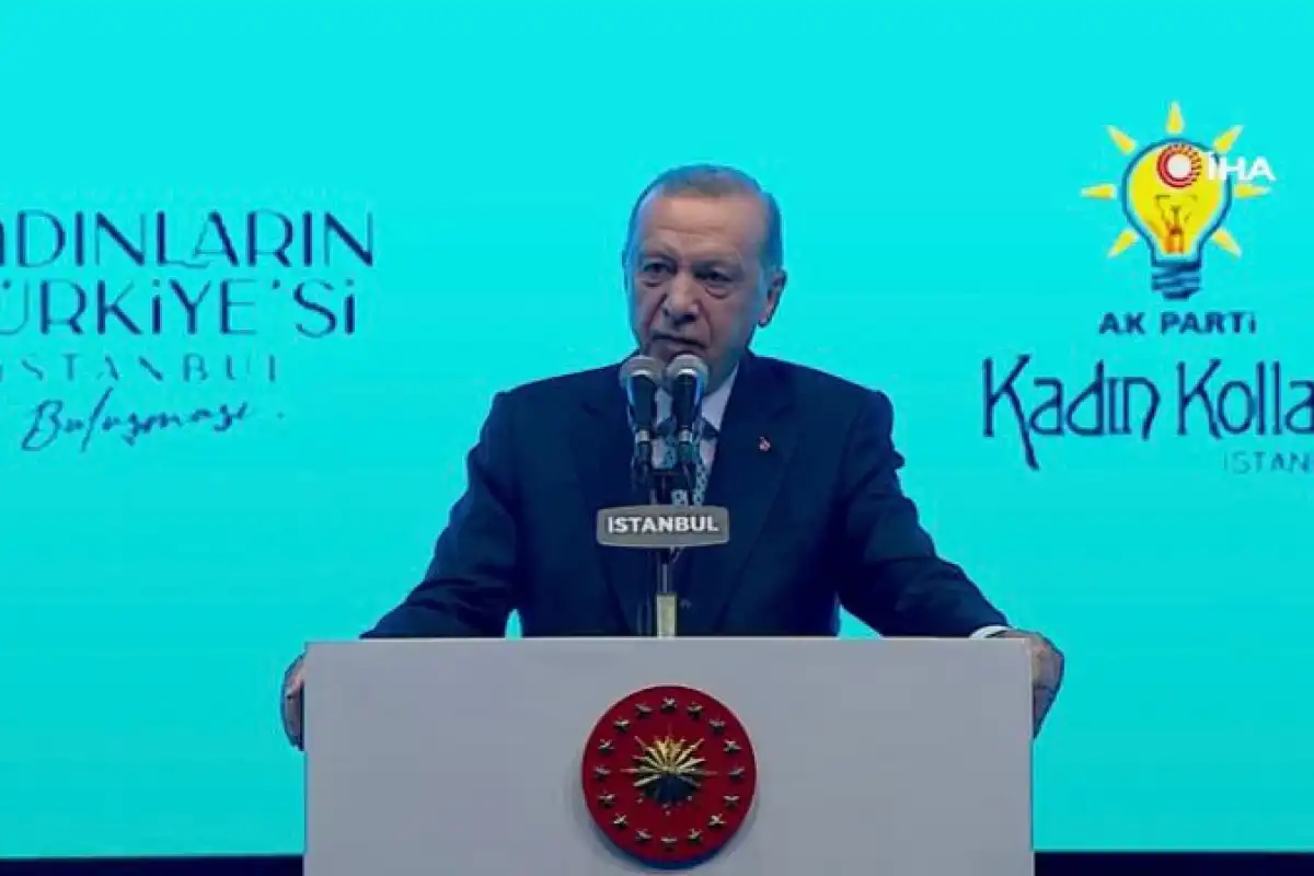 Cumhurbaşkanı Erdoğan, 28 Mayıs seçimlerine sayılı günler kala rehavet konusunda uyarılarda bulunarak, "Öndeyiz düşüncesinin bizi rehavete sürüklemesine izin vermemeliyiz" ifadelerini kullandı. Erdoğan, sandığın telafisinin mümkün olmayacağının da önemini vurguladı.