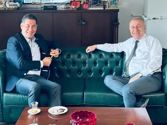 Sinan Oğan, bugün saat 17.00'de ikinci tur seçimlerinde kimi destekleyeceğini açıklayacak. Ümit Özdağ ise kararını açıklamak için yarın saat 11.00'de basın toplantısı yapacağını duyurdu. Merakla beklenen karar için iki farklı tarih kafaları karıştırdı.