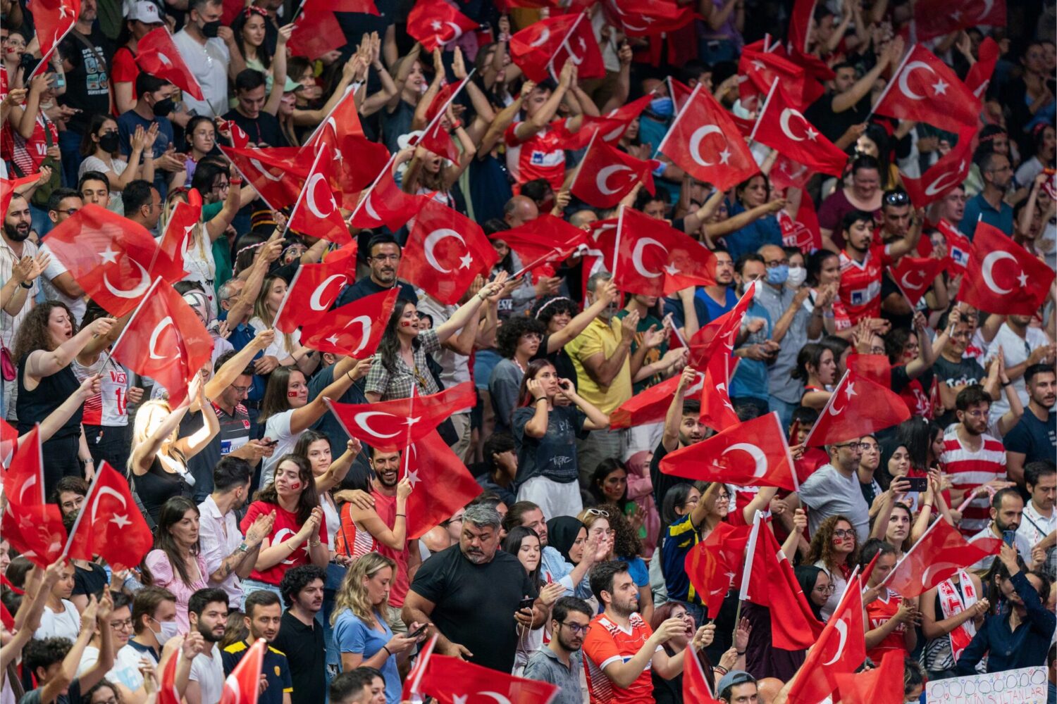 Eczacıbaşı Dynavit, A Milli Kadın Voleybol Takımı'na 9 oyuncu göndererek, milli takıma en çok oyuncu veren takım oldu.