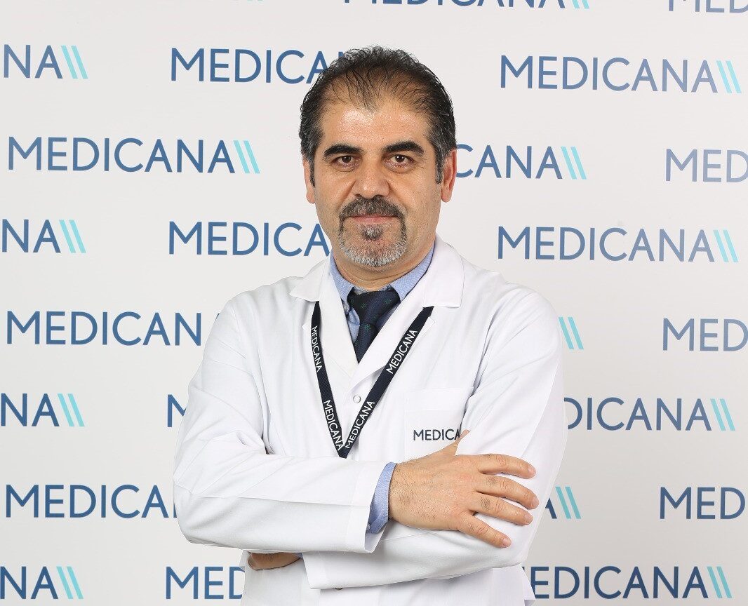İç Hastalıkları Uzmanı Dr. Serdal Baysal, bahar ayları ile birlikte ortaya çıkan şikâyetlerin önemsenmesi gerektiğini bildirdi. Baysal, bahar yorgunluğunun, baharın gelişiyle ortaya çıkan ve ortalama iki üç hafta süren halsizlik, yorgunluk ve isteksizlik hali olduğunu belirtti.