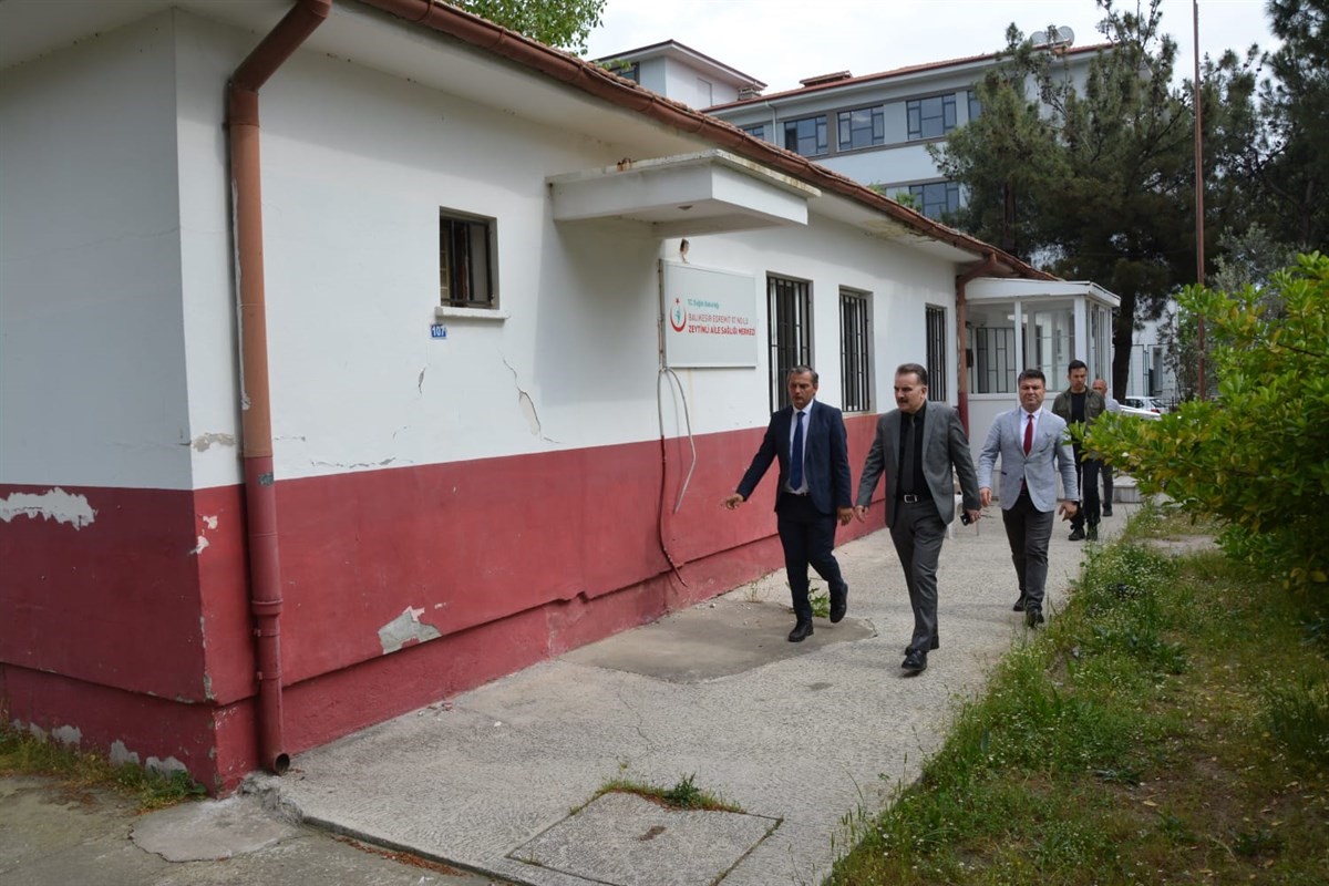 Edremit Kaymakamı Ahmet Odabaş, ilçedeki sağlık yatırımlarını yerinde inceleyerek ilgililerden bilgi aldı.