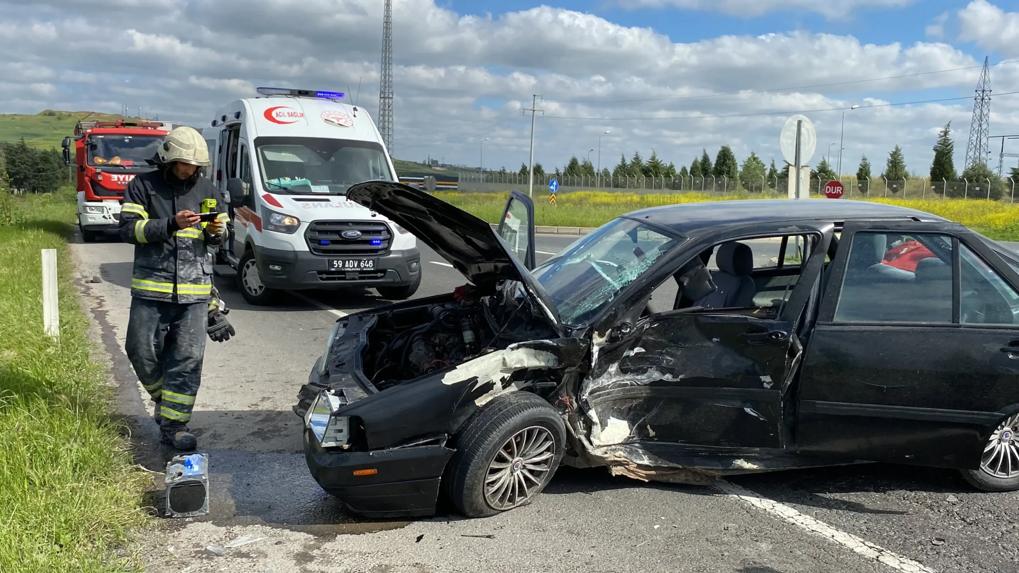 Tekirdağ Çorlu’da iki otomobilin çarpışması sonucu meydana gelen kazada 1 kişi yaralandı.