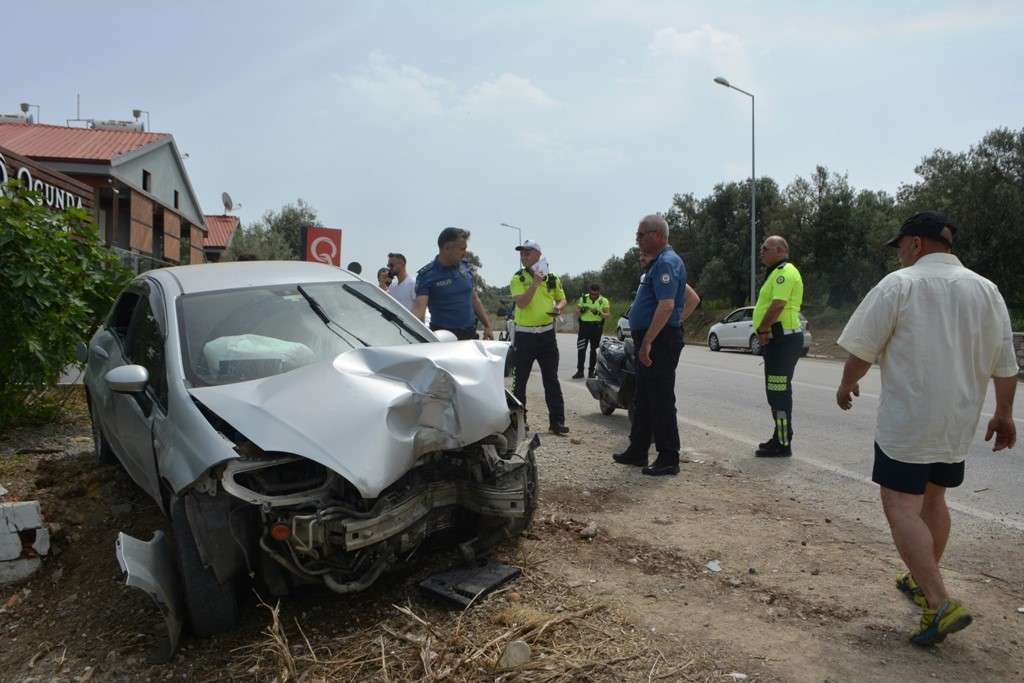 Balıkesir’in Ayvalık ilçesinde meydana gelen trafik kazasında Afganistan uyruklu 15 yaşındaki bir çocuk yaralandı.