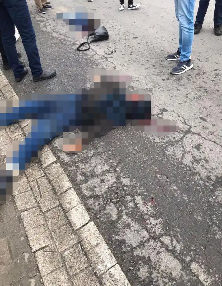  Kırklareli’de tırın çarpması sonucu anneanne ve 5 yaşındaki torunu hayatını kaybetti.