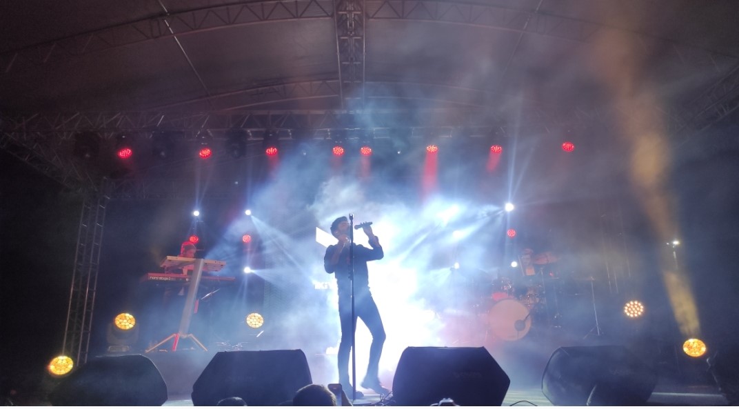 Bandırma Belediyesi, 19 Mayıs Atatürk’ü Anma, Gençlik ve Spor Bayramı etkinlikleri çerçevesinde fener alayı ve konser düzenledi.