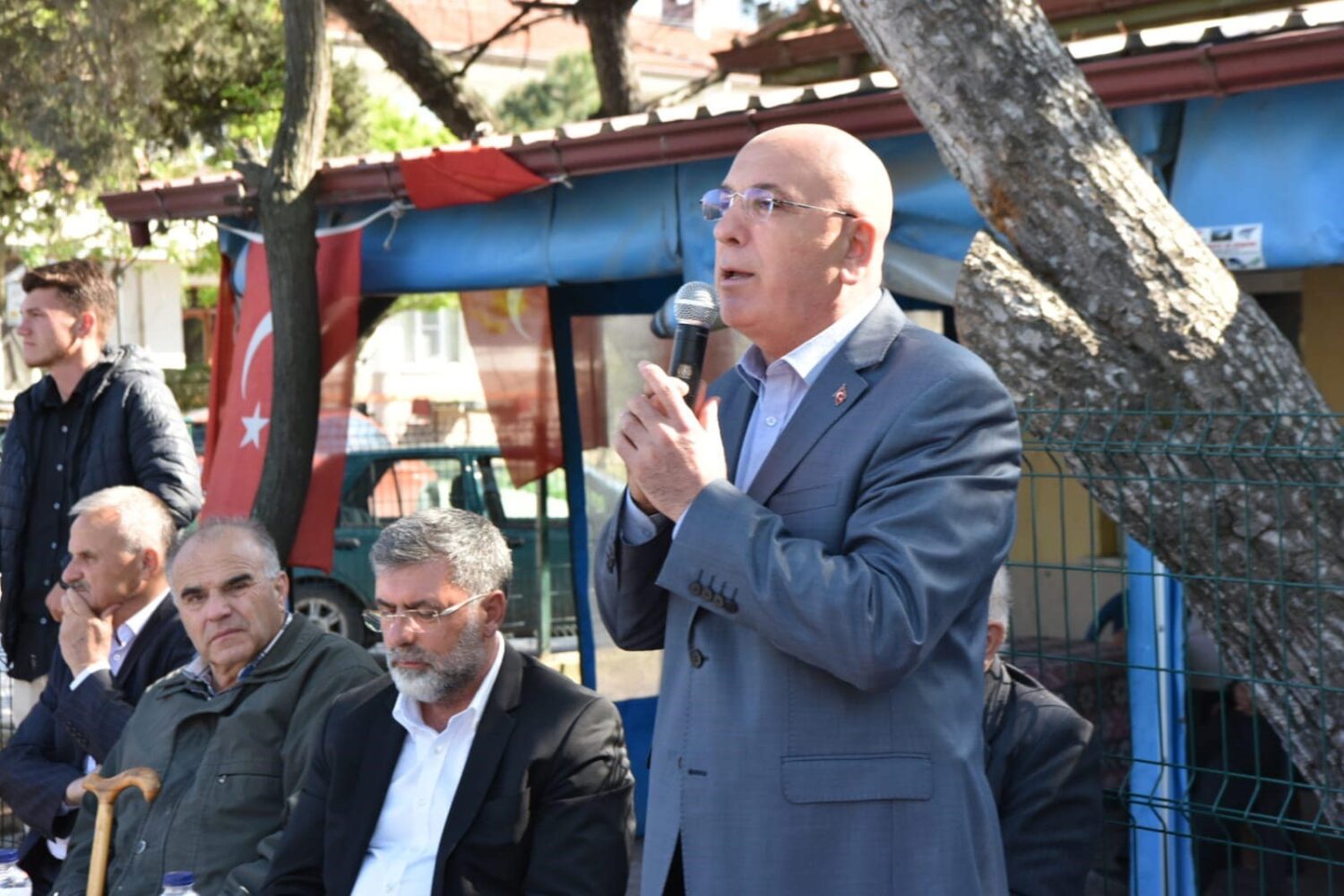 AK Parti Balıkesir Milletvekili İsmail Ok, seçimlerde ikinci tura giderken Millet İttifakı'nın söylem değişikliklerini "Mevsimlik milliyetçilik" ifadesiyle eleştirdi.